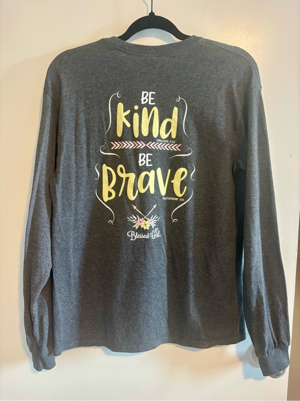 Dark Gray Long-Sleeve Women’s Shirt with Yellow "Be Kind Be Brave" Graphic